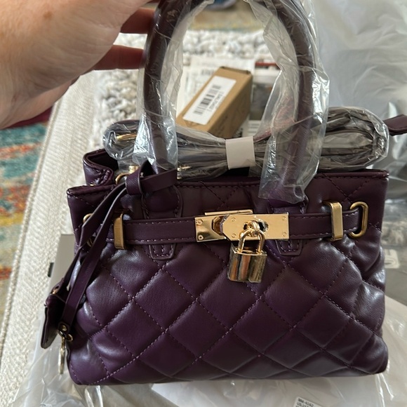 Badgley Mischka small diamond quilted tote with front lock - Picture 7 of 7